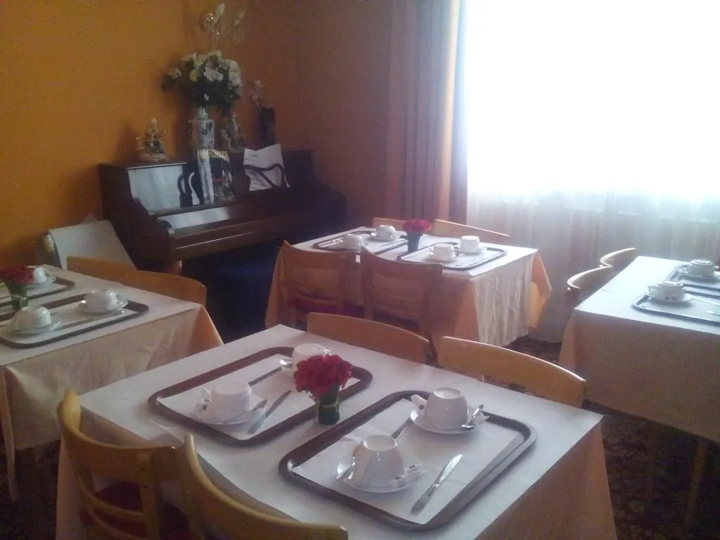 Hotel Andre Gill Paris